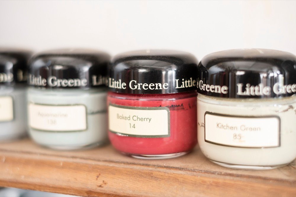 Botes de pintura de acabado Little Greene